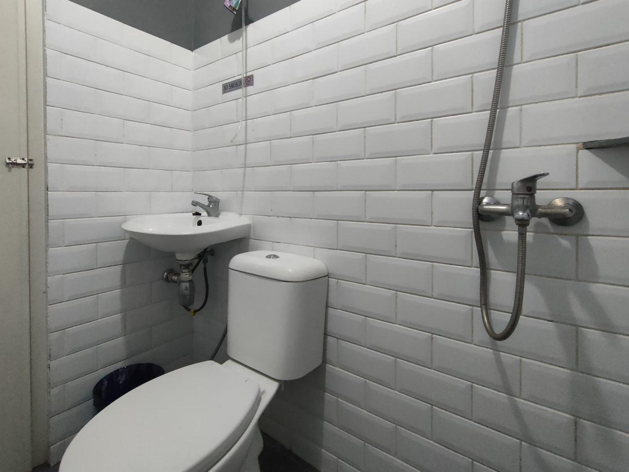 Puspiptek Residence Syariah Mitra Reddoorz Серпонг Экстерьер фото